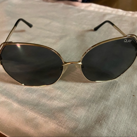 Quay Australia Sunglasses - Picture 2 of 9